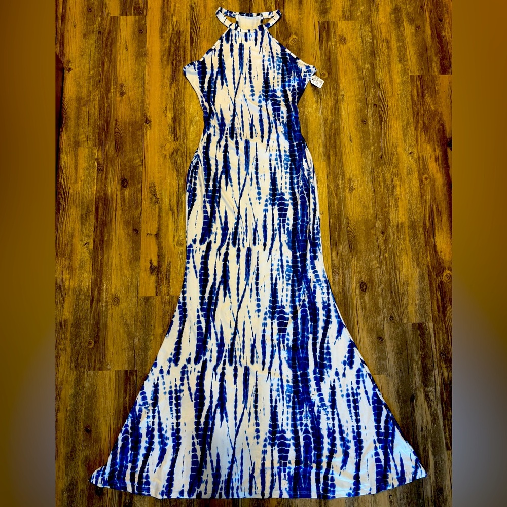 Elegant Blue and White Maxi Sundress - Perfect for Summer